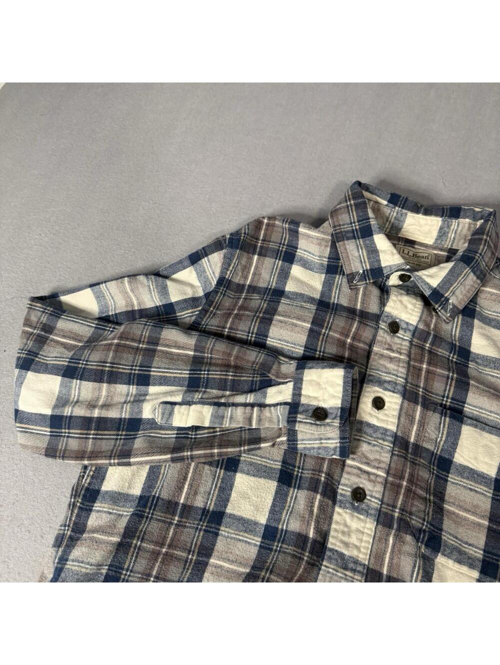 LL‎ Bean Slim Fit Flannel Shirt Men’s M Blue Brown Tartan Plaid Button Up Casual - Picture 1 of 11